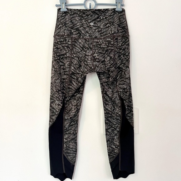 Lululemon Wunder Under High-Rise 23” Scalloped Leggings - Picture 5 of 6